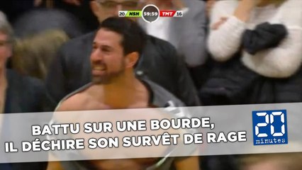 Battu sur une bourde incroyable, il déchire son survêt de rage