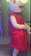 Peppa pig mascot dancing