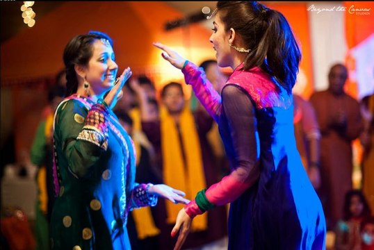 Mehreens Wedding Dances-Girls Side - Best Mehndi Dance 2016