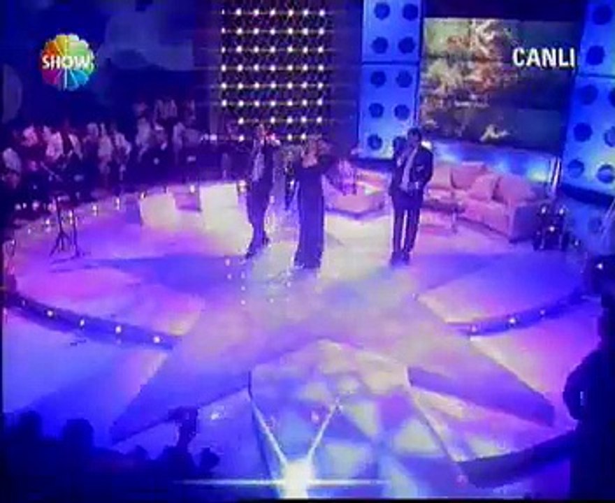 müslüm gürses sallasana sallasana mendilini devamı