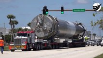 Transport de la fusée SpaceX falcon 9 sur un semi-remorque en Californie