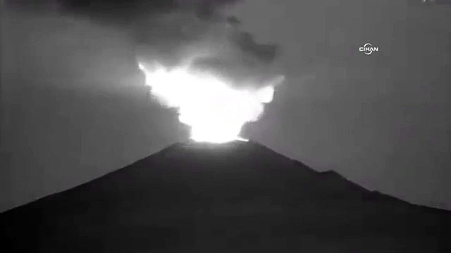 Meksika'daki yanardağ böyle patladı