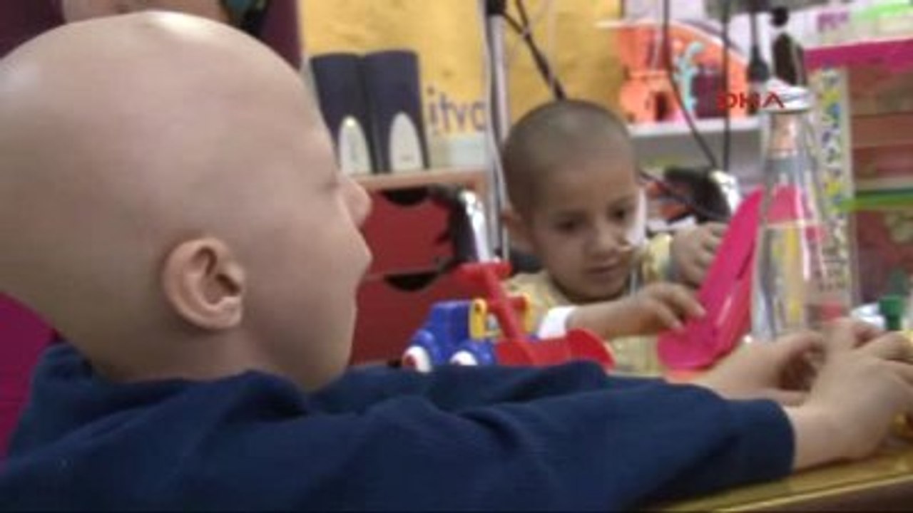 İzmir - Onkoloji Hastanesinde Tedavi Gören Çocuklar, 23 Nisan Coşkusunu Erken Yaşadı