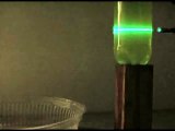 Un experimento demuestra cómo funciona la fibra óptica