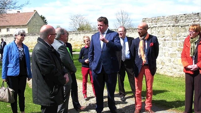 Saint-Martin-aux-Bois : Édouard Courtial découvre l'abbatiale