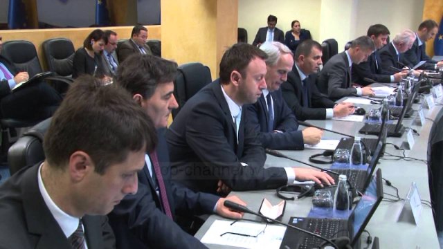 Ligj kundër pastrimit të parave e financimit të terrorizmit - Top Channel Albania - News - Lajme