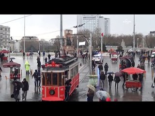 İstanbul'a dolu yağdı