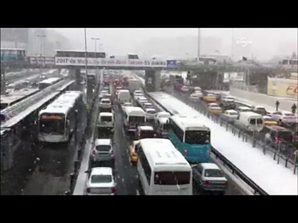 E-5'te trafik durma noktasına geldi