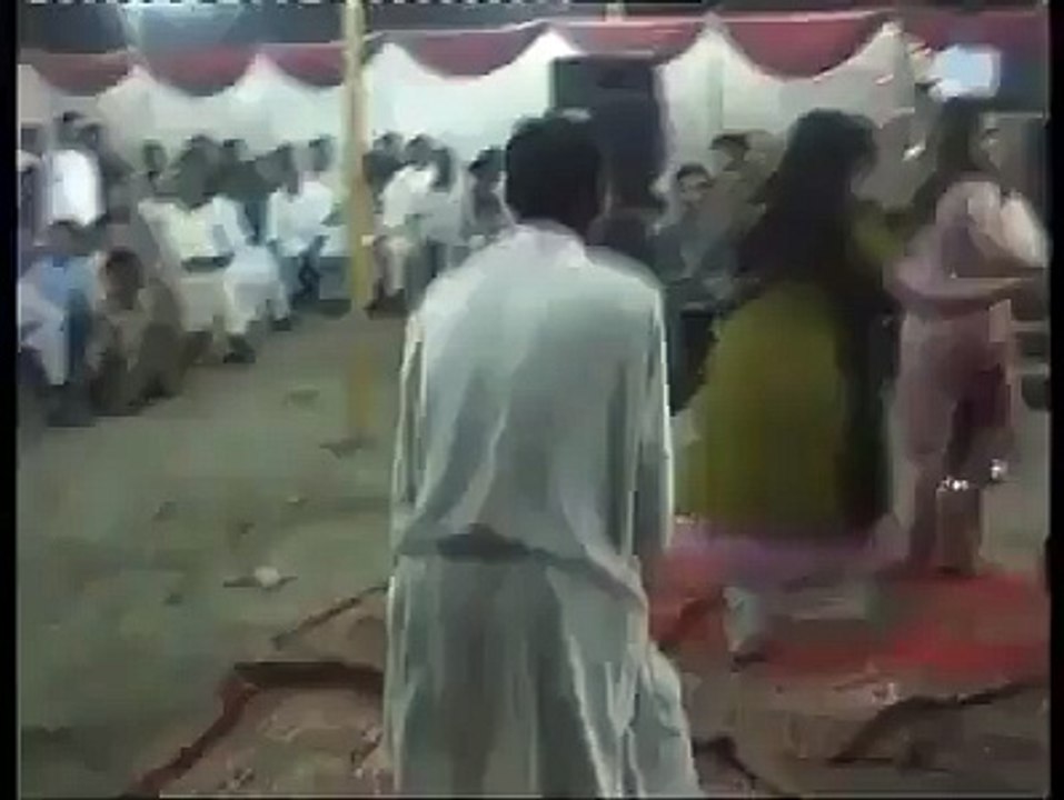 Funny Murgha dance parti