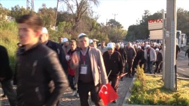 Çanakkale Şehitliği Ziyareti Sırasında Duygu Dolu Anlar