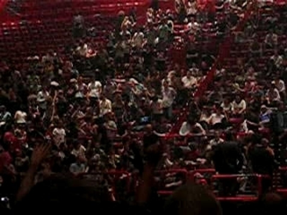 Daft Punk @ Paris Bercy #2 Attente Salle