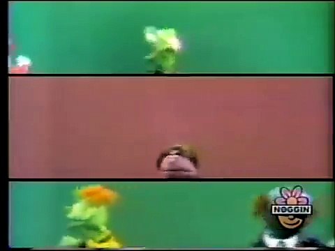 Classic Sesame Street - Oscar Vacuums