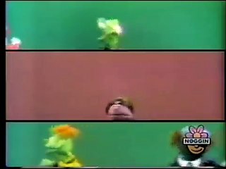 Classic Sesame Street - Oscar Vacuums