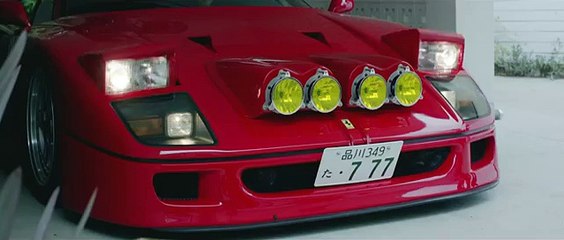 Faire du Drift en Ferrari dans la neige