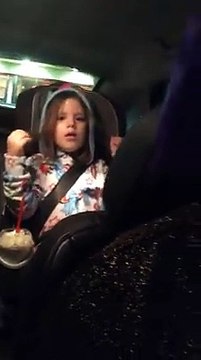 Annoncer à sa fille que son papa veut devenir une femme. Et elle le prend plutot bien