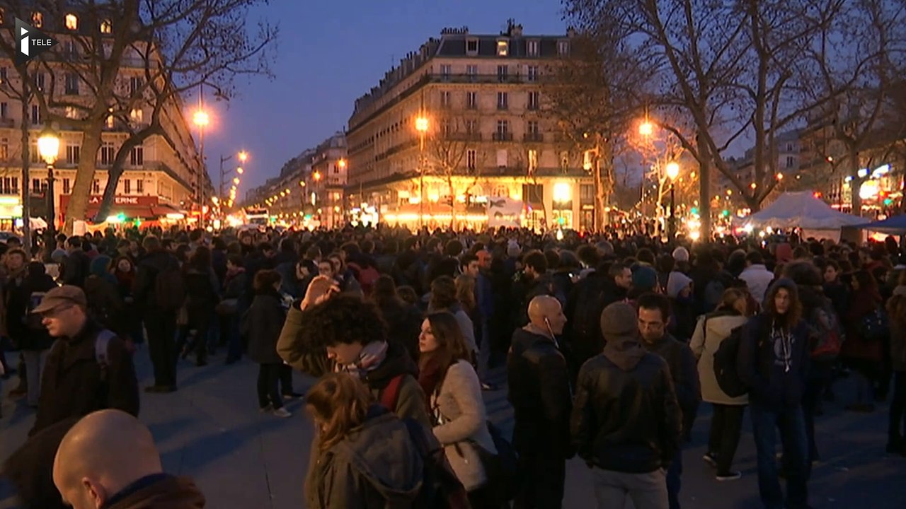 Paris : Deuxième "Nuit Debout" pour les Indignés de la place de la République