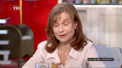 Isabelle Huppert gênée sur les marches de Cannes : "On ne m'a pas reconnue"