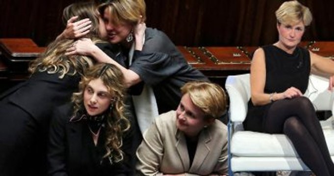 Dinlemeye Takılan İtalyan Bakan İstifa Etti