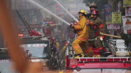 Calcinados dos edificios en una universidad de Filipinas