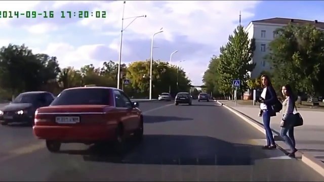 Close Calls Compilation 2016 Lucky Pedestrians Edition