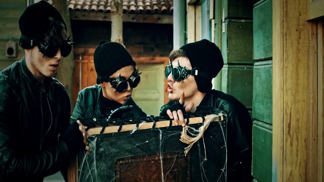 Emel Müftüoğlu - Hovarda