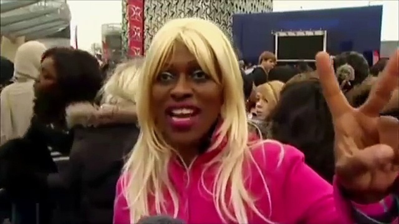 Russell Howard's Good News - Series 4, Episode 1 2