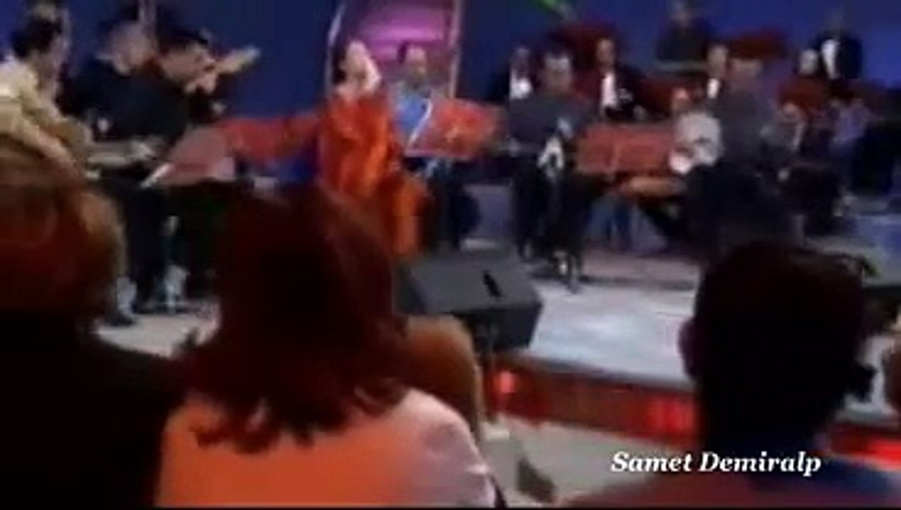 Ateşli Gözlerinin Seyrine Daldım ~ Melihat Gülses & İnce Saz