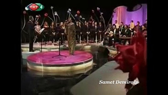 Beni Ateşlere Salan O Kapkara Siyah Gözler ~ Melihat Gülses