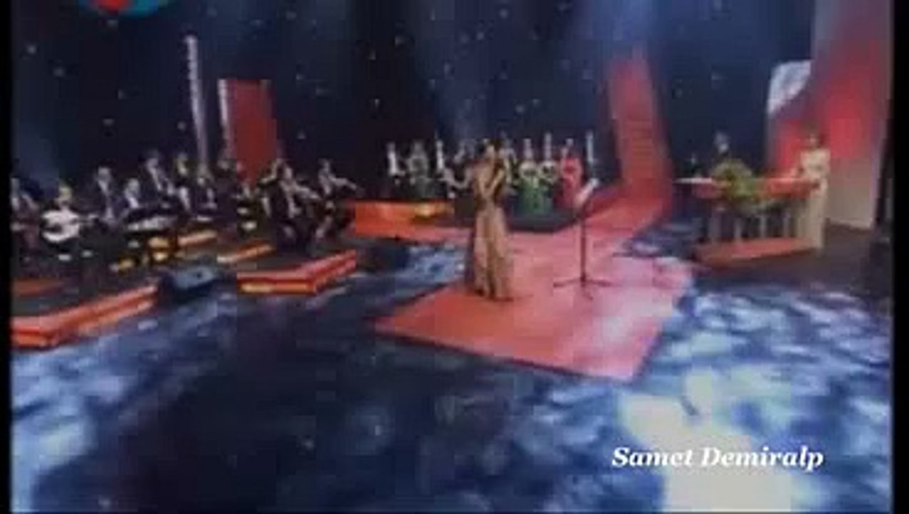 Kuş Olup Uçsam Sevgilimin Diyârına ~ Melihat Gülses