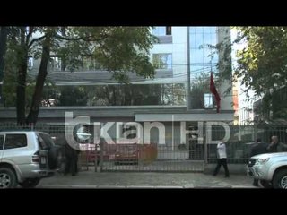 GJYKATA E LARTE REFUZON LIRIMIN E KSERES