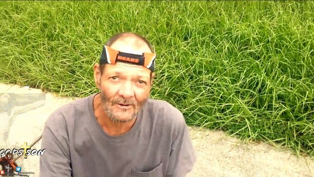 Giving Money To The Homeless | Social Experiment 1