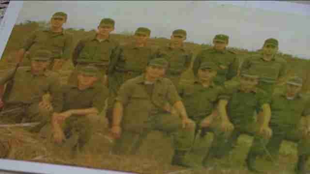 Excombatientes y familias de caídos rememoran la guerra de las Malvinas, 34 años después