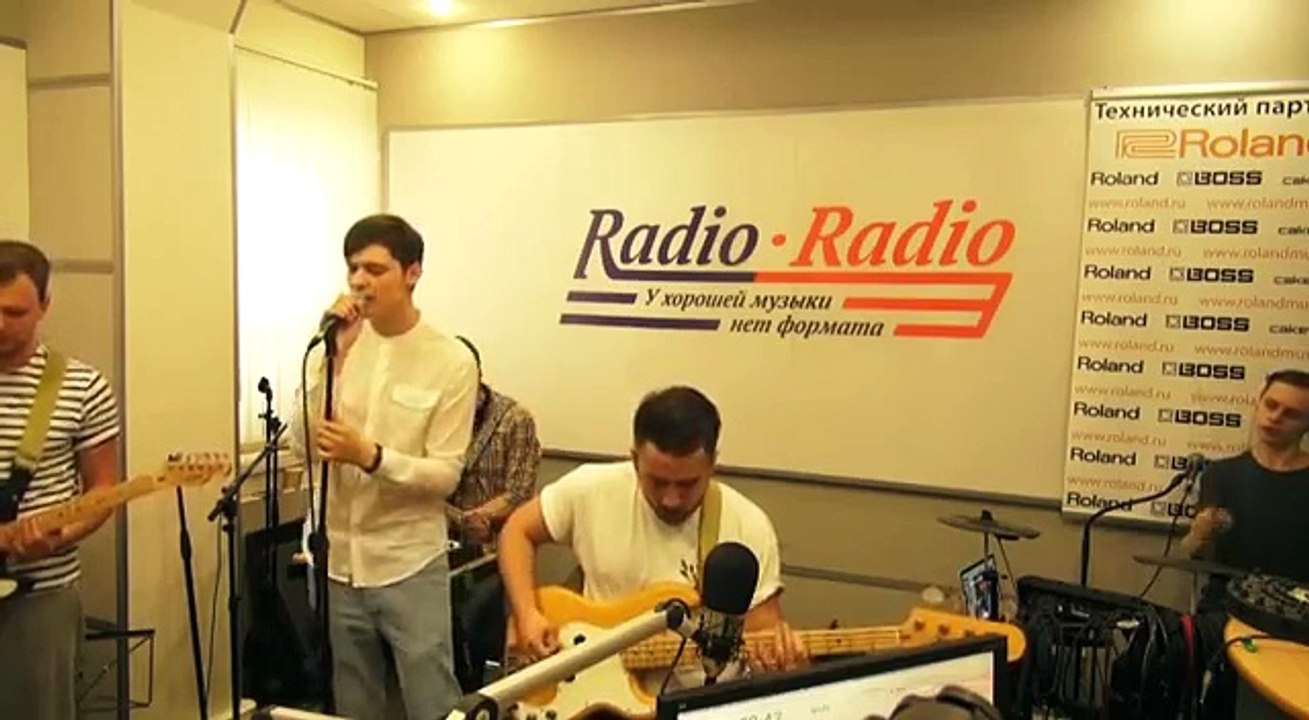 Double Trouble Live Music Show - Mana Island 24