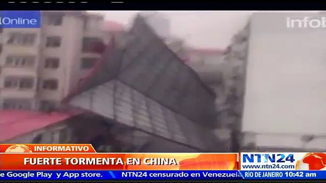 Impresionantes imágenes de la fuerza del viento y la lluvia en una tormenta en China