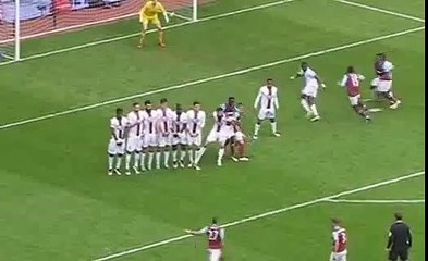 Dimitri Payet Amazing FreeKick Goal - West Ham vs Crystal Palace 2-1