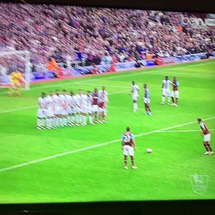 Le coup franc incroyable de Payet contre Crystal Palace