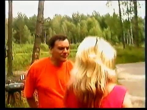 Генрик Вороваевец танцует в лесу с девушками супер танец девушки лес