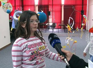 Priređena izložba crteža Bojane Lukić i radova borskih osnovaca, 02. april 2016. (RTV Bor)