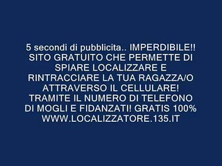 Ragazza Si Spoglia e Si mette dentro....mp4