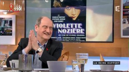 Isabelle Huppert gênée sur les marches de Cannes : "On ne m'a pas reconnue"