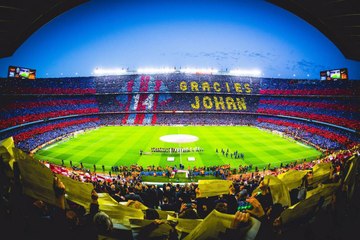 Mosaic and tribute to Johan Cruyff before kick off at the Clasico