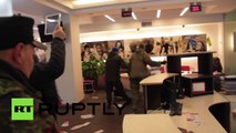 Nationalists wreck Russian bank in Kiev on Maidan anniversary