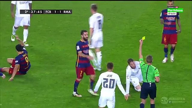 Sergio Ramos Horror Faul vs Luis Suárez and Red Card