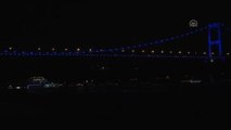 Mavi Işıklar Otizm İçin Yandı - İstanbul