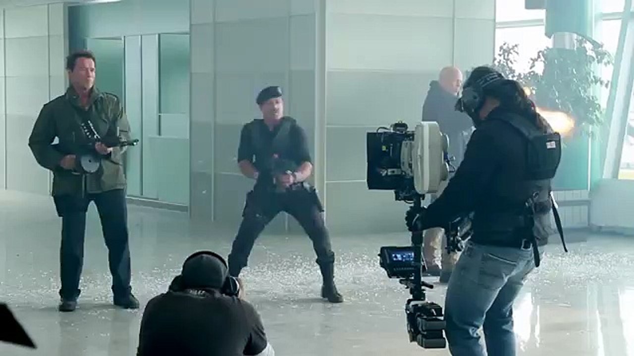 The Expendables 2 (2012) - Behind the Scenes Featurette (Comic FULL HD 720P)