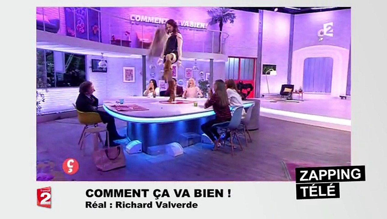Jarry fait un striptease à Stéphane Bern  - ZAPPING TÉLÉ