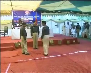 Watch Pakistan Ki Bawakof Police Ka Kamal videos (funny pakistani police) -