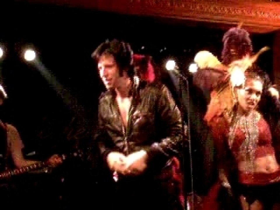 Adanowsky et les filles de joie