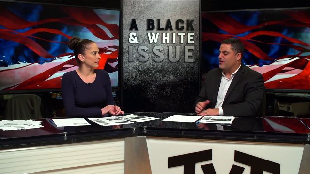 Twins With Completely Different Skin Colors Turns Heads In The UK