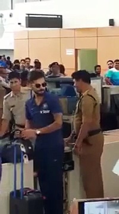 Virat Kholi & Dhoni's Fans did not Gave any Respect to Indian team Arival at Mumbai Airport- look at the level of checking of their heroes by forces- Shame for India
